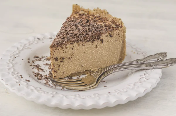 Tarta de queso de caramelo con chocolate para el desayuno o cumpleaños —  Fotos de Stock