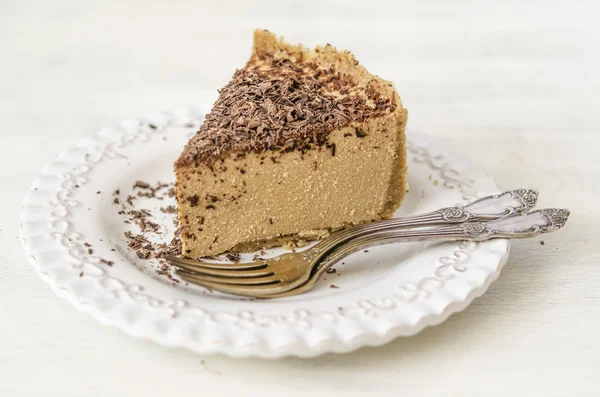 Tarta de queso de caramelo con chocolate para el desayuno o cumpleaños —  Fotos de Stock