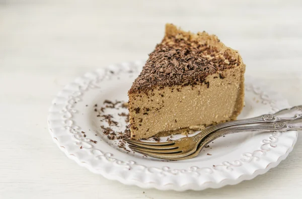 Tarta de queso de caramelo con chocolate para el desayuno o cumpleaños —  Fotos de Stock