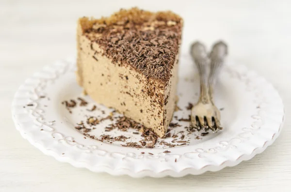 Karamell-Käsekuchen mit Schokolade zum Frühstück oder Geburtstag — Stockfoto