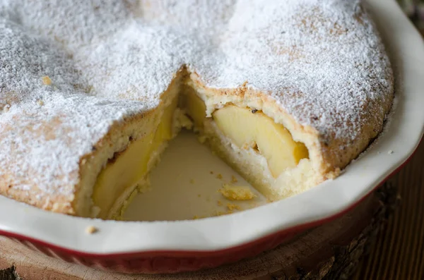 Torta Maçã Fechada Massa Queijo Casa Campo Forma — Fotografia de Stock