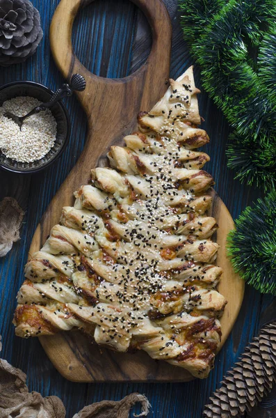 Puff Pastry Christmas Tree Cheese Herbs — Stock Photo, Image
