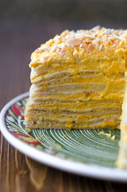 Limonlu kremalı krep.  