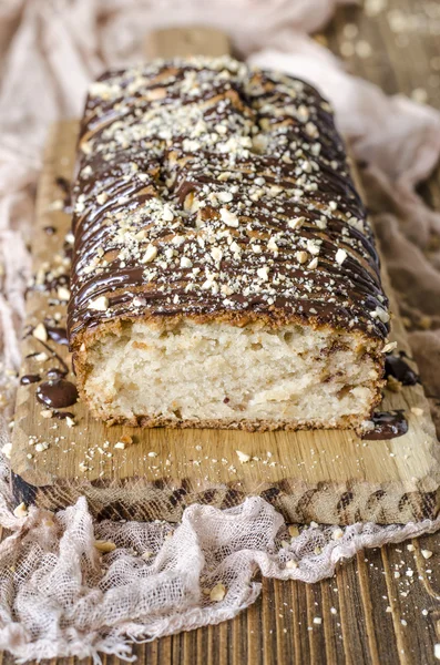 Pastel de manzana vegana con nueces y chocolate —  Fotos de Stock