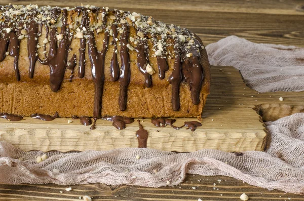 Pastel de manzana vegana con nueces y chocolate —  Fotos de Stock