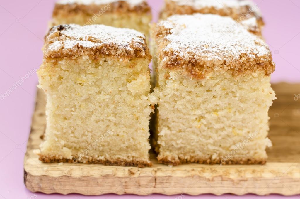 Spagnolo Spugna Torta Con Zucchero A Velo Foto Stock