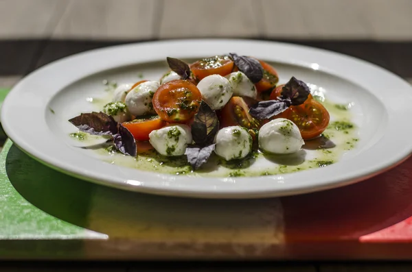 Italian caprese salad — Stock Photo, Image