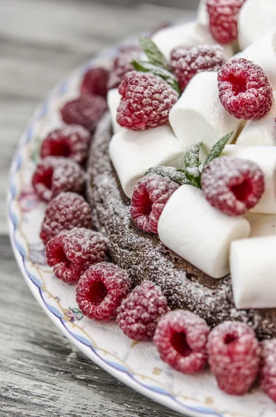 Kuchen mit Eibisch und Himbeere — Stockfoto