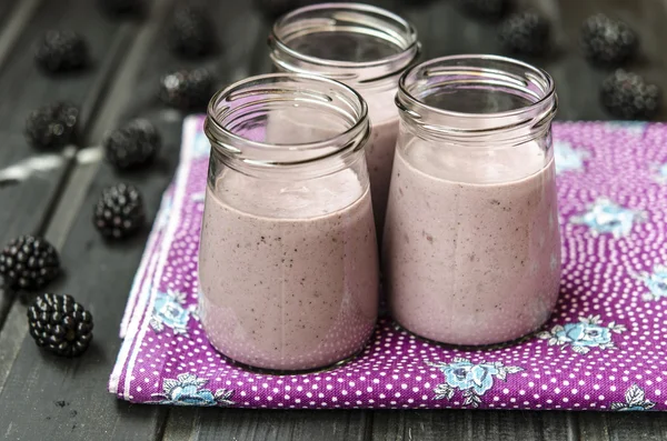 Batidos con avena y moras —  Fotos de Stock