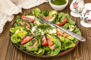 Romano domates somon ve terbiyeli çılbır Avokado salatası