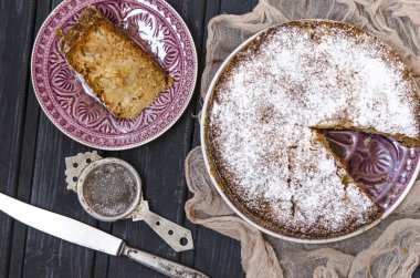 Apple charlotte irmik ile