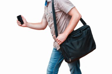 Telefon ile çalışan kişi