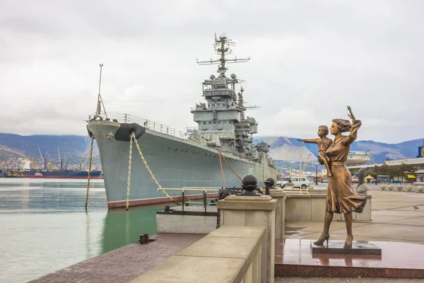 Rusya Novorossiysk 2017 Bulutlu Bir Günde Karadeniz Tekneli Liman — Stok fotoğraf