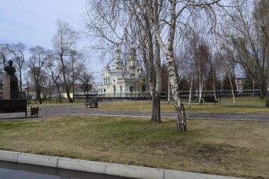 Minusinsk Krasnoyarsk bölgesi Rusya Nisan 2021 Eski kentin tarihi merkez parkı.