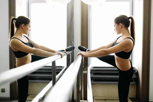 Bacak esneten kadın