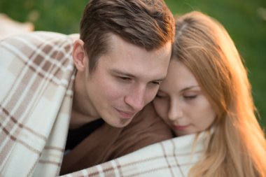 Genç Romantik Çift