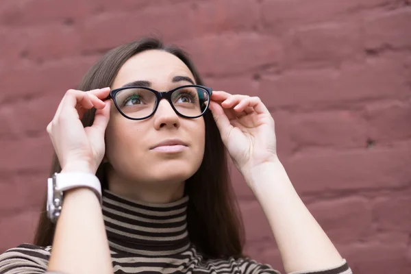 Mujer con ropa de moda — Foto de Stock