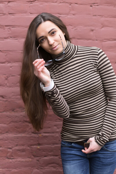 женщина в очках