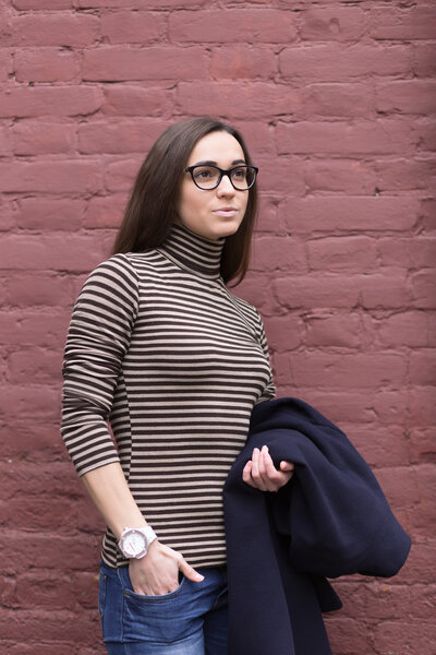 Женщина в модной одежде
