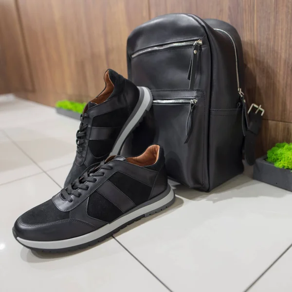 신발 가게의 새 운동화 — 스톡 사진