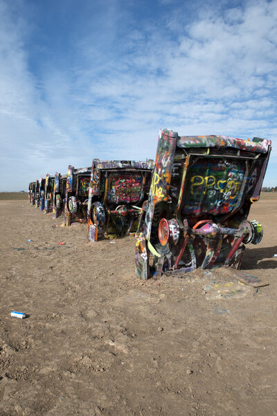 Инсталляция Cadillac Ranch в Амарилло, штат Техас
