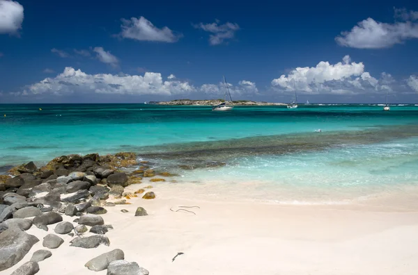 Orient Bay beach in St. Martin in the Caribbean — Stock Photo, Image