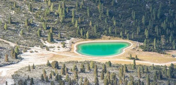 Le Tofane jezero, Dolomity — Stock fotografie