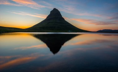 Kirkjufell dağın, İzlanda kuzeyinde Snaefellsnes Yarımadası