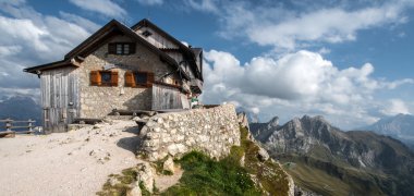 Nuvolau Dağı'nda İtalya trekking