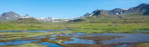 Полуостров Снайфельснес, к северу от Исландии — стоковое фото