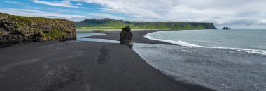 Dyrholaey Beach ve uçurumlar, İzlanda güneyinde
