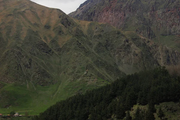 Georgien Liten Kristen Kyrka Ett Ointagligt Berg — Stockfoto