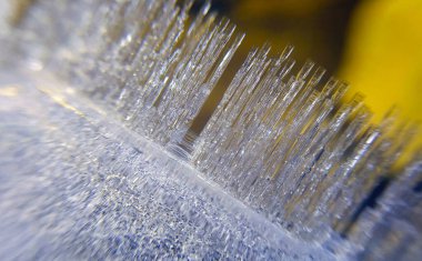 Fantastik kış sarkıtları, ilginç renkli şekiller..