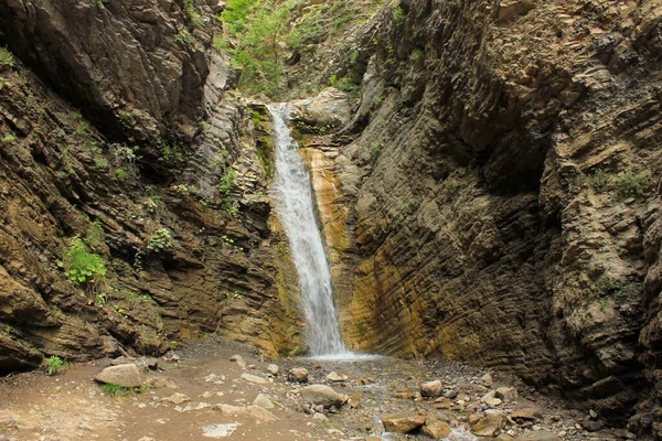 阿塞拜疆 高山上美丽的瀑布 — 图库照片