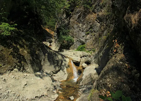 Hermoso Desfiladero Montaña Con Río Primavera — Foto de Stock