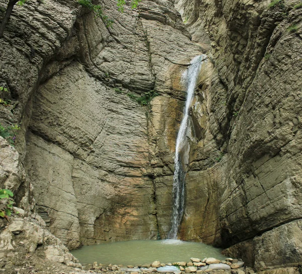 阿塞拜疆 高山上美丽的瀑布 Guba区 — 图库照片