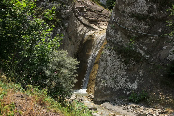 アゼルバイジャン 非常に美しい滝 ラギッジの村 — ストック写真