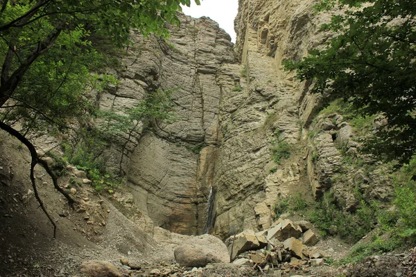 Красивый Живописный Водопад Внутри Горы Азербайджан Губа — стоковое фото