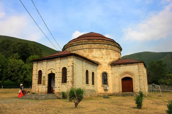阿塞拜疆 谢基市 汗王宫建筑群内的一座旧清真寺 — 图库照片