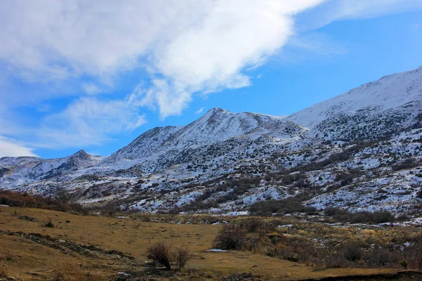 Lindas Montanhas Neve Região Ismayilli Azerbaijão — Fotografia de Stock