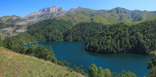 Azerbaijão Ganja Lindo Lago Veados Azul — Fotografia de Stock