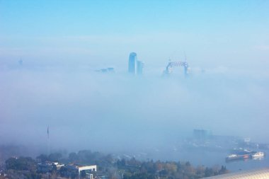 Bakü şehri. Azerbaycan. 19.12.2019. Bütün şehir sisle kaplıydı..