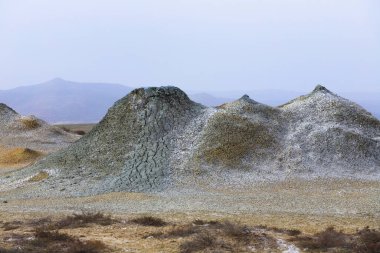 Dağlardaki güzel çamur volkanları. Gobustan. Azerbaycan.