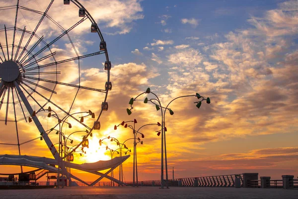 Bakú Azerbaiyán 2021 Años Rueda Fortuna Amanecer —  Fotos de Stock