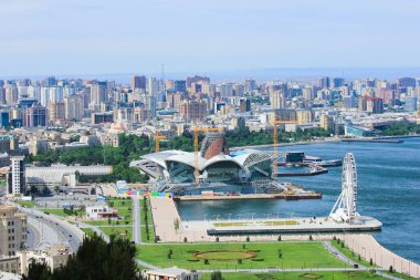 Bakü şehri. Azerbaycan. 2019 yıl. Highland Park 'tan şehrin güzel manzarası..