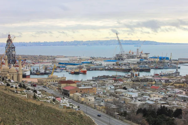 Bakou Azerbaïdjan 2017 Année Grand Port Maritime Sur Shikhovo Photos De Stock Libres De Droits