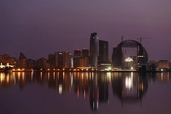 Bakú Azerbaiyán 2020 Año Panorama Nocturno Del Centro Ciudad —  Fotos de Stock