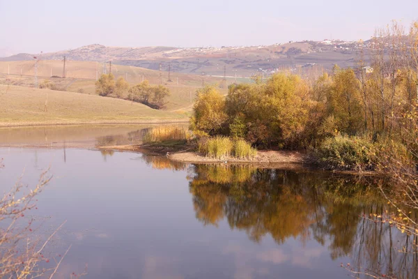 Όμορφη Φθινοπωρινή Λίμνη Τσουκουριούρντ Αζερμπαϊτζάν — Φωτογραφία Αρχείου