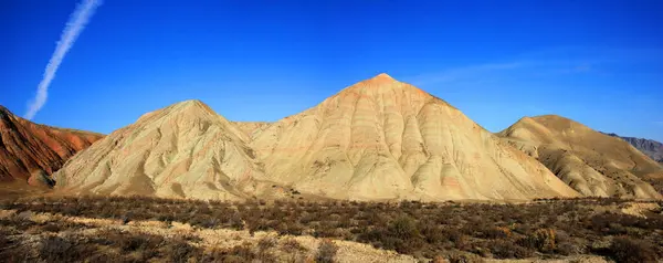 Belles Montagnes Rayures Rouges Région Khizi Azerbaïdjan — Photo