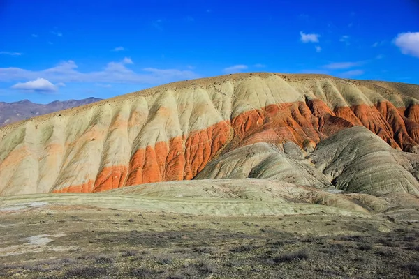 Hermosas Montañas Con Rayas Rojas Región Khizi Azerbaiyán — Foto de Stock